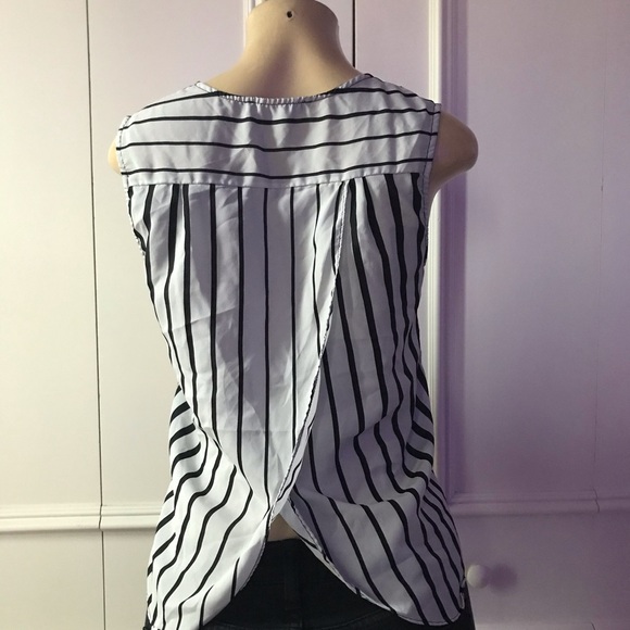 Forever 21 Women’s Sleeveless Striped Top Size Small Preloved - Picture 3 of 5